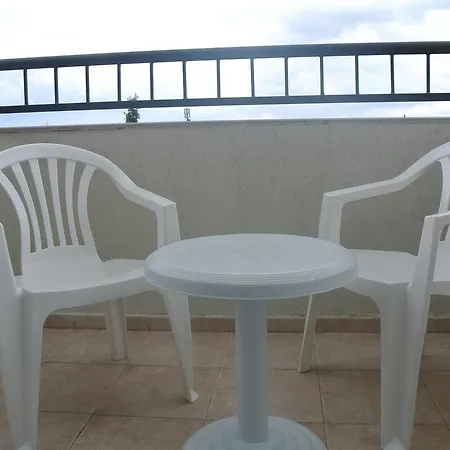 Rose Self Catering Slăntjev Brjag