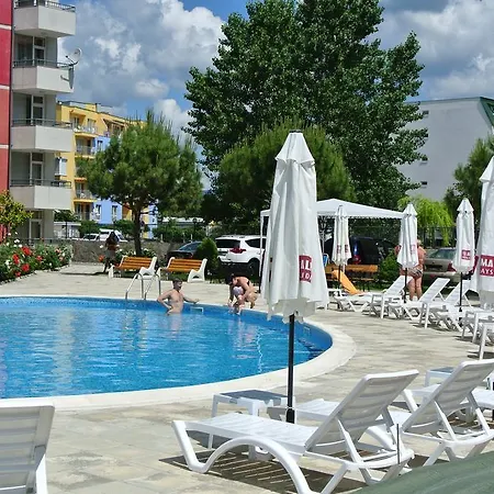 Rose Self Catering شقة