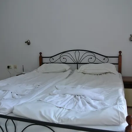 شقة Rose Self Catering *