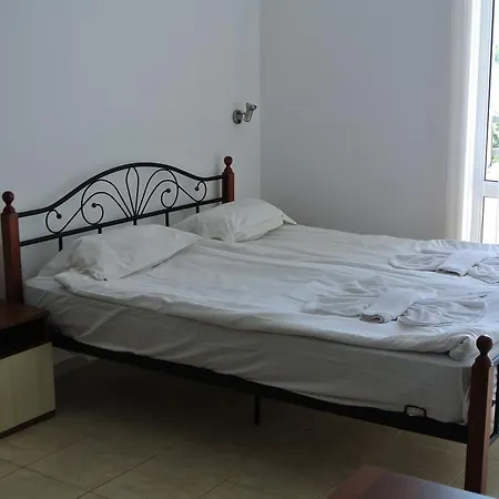 Rose Self Catering * Slăntjev Brjag