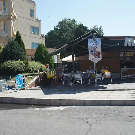 Rose Self Catering ساني بيتش